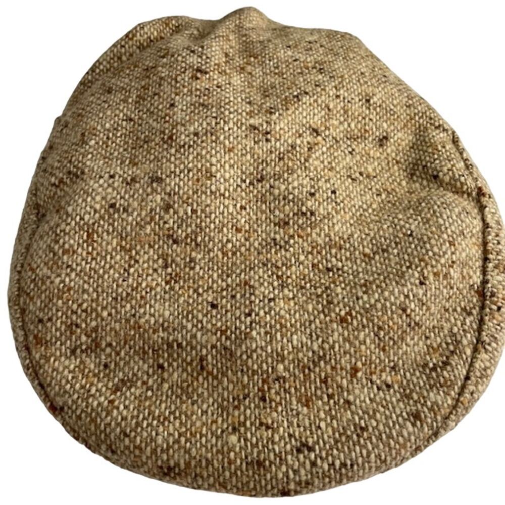 Dayton's vintage men's brown tweed newsboy cap.